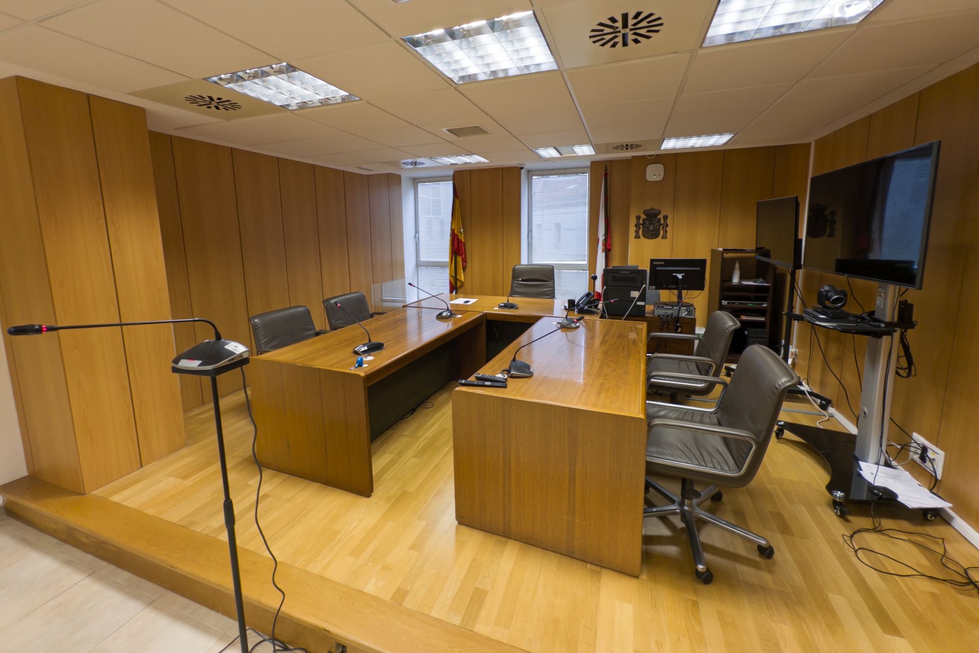 Imagen principal - Al menos un 60% de los jueces de Cantabria se suman a la huelga