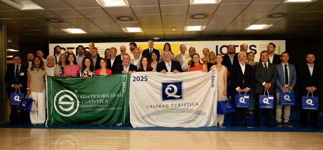 Entrega de Banderas Playas 2025 ICTES.