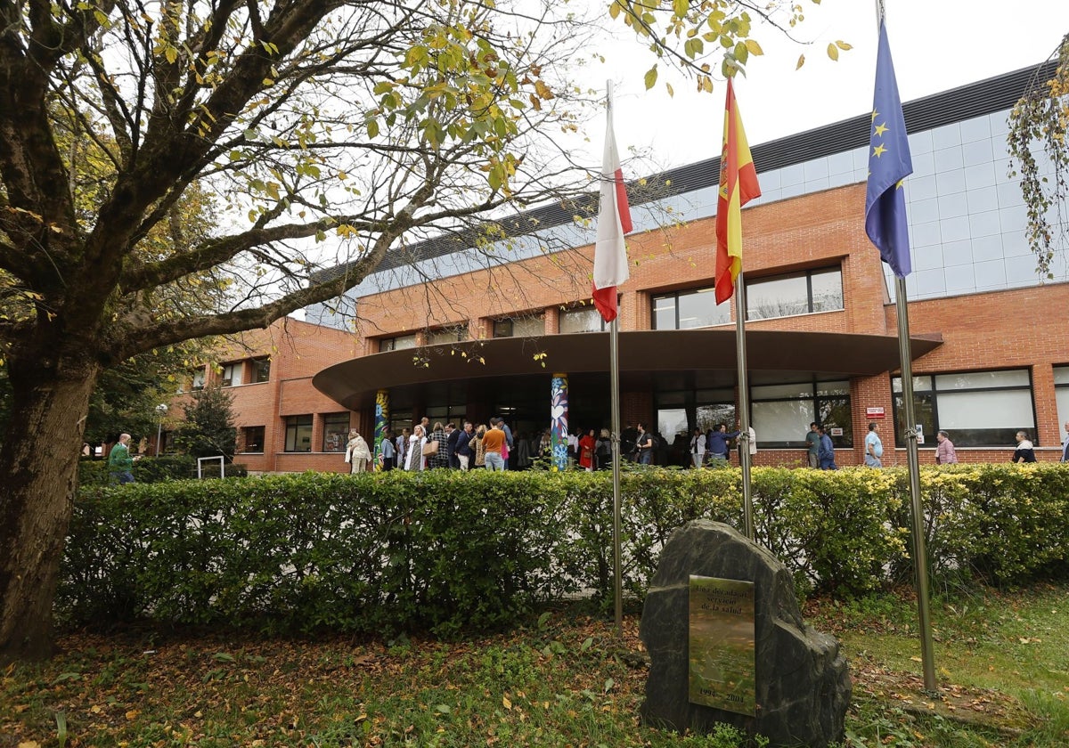 Entrada al Hospital Sierrallana, de Torrelavega.