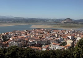 Vista de Sanoña desde el monte.
