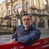 El poeta cántabro Rafael Fombellida comparte en su libro la mirada del lector.