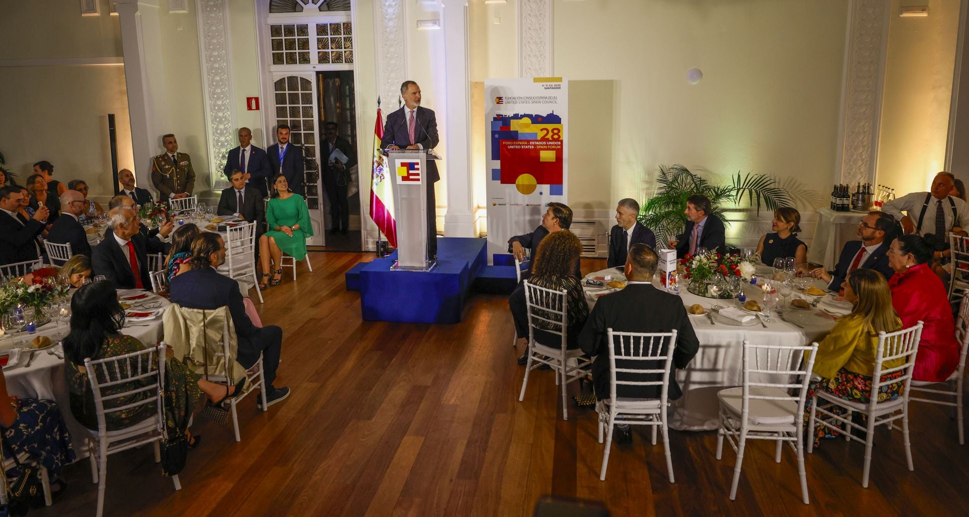 El rey Felipe VI ha defendido en Santander la «larga amistad» entre Estados Unidos y España y animó a «cuidarla, preservarla y cultivarla».