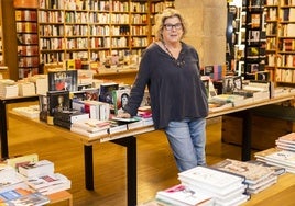 Paz Gil, en su librería.