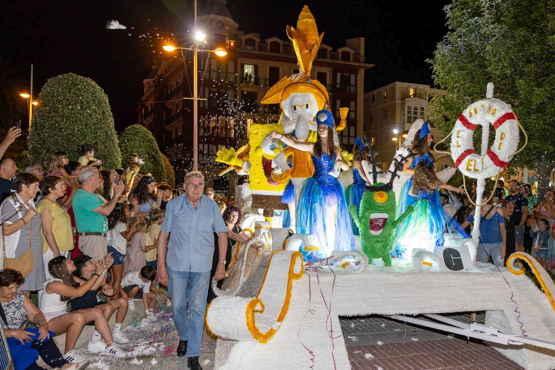 El carrocista Javier Carrasco y la Coral Santa María presentaron la creación El sueño de Eli.