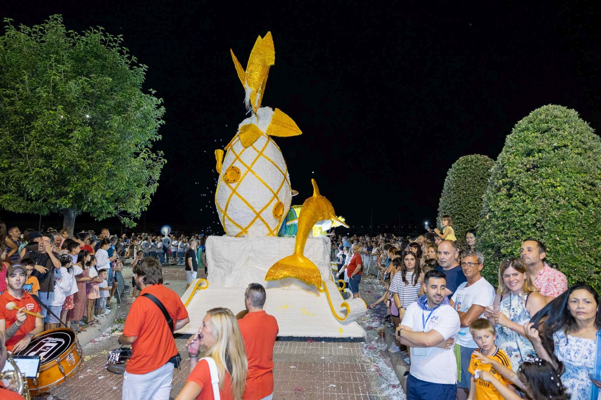 Miles de personas se dieron cita a lo largo del circuito del Parque Amestoy para presentar el festejo por excelencia de Castro Urdiales. 