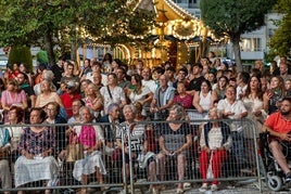 Miles de personas se han congregado en el parque Amestoy para ver el desfile