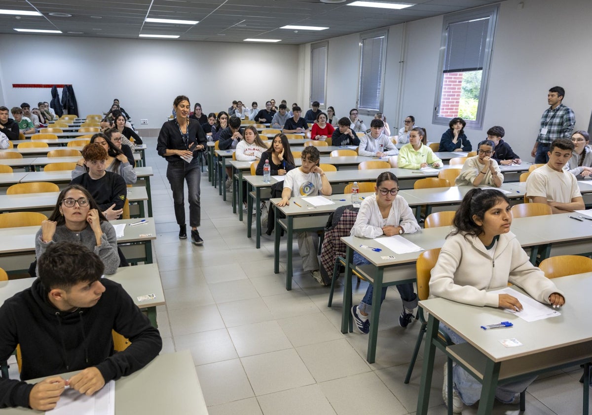 Al examen ordinario se presentaron más de 3.000 estudiantes.