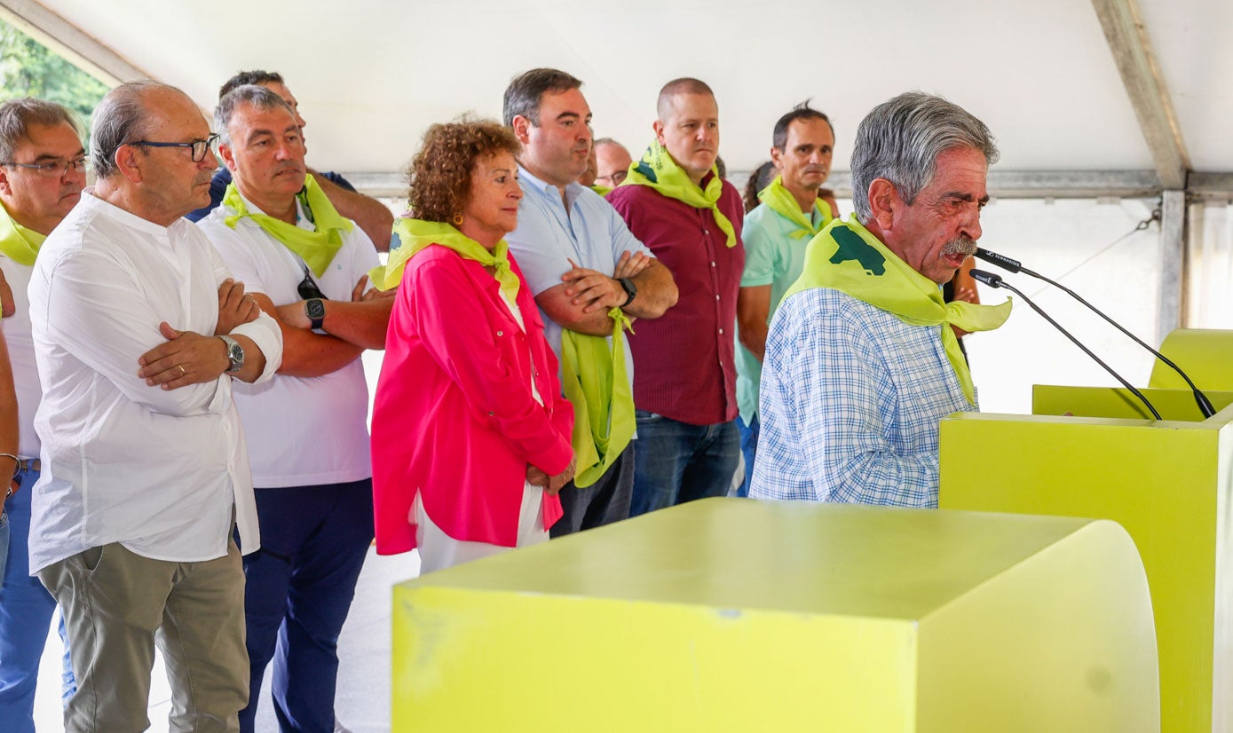 Revilla reconoce que su protagonismo en el PRC concluye «por razones biológicas».