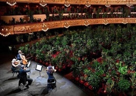 Imagen del concierto de plantas realizado en el Liceu en el año 2000.