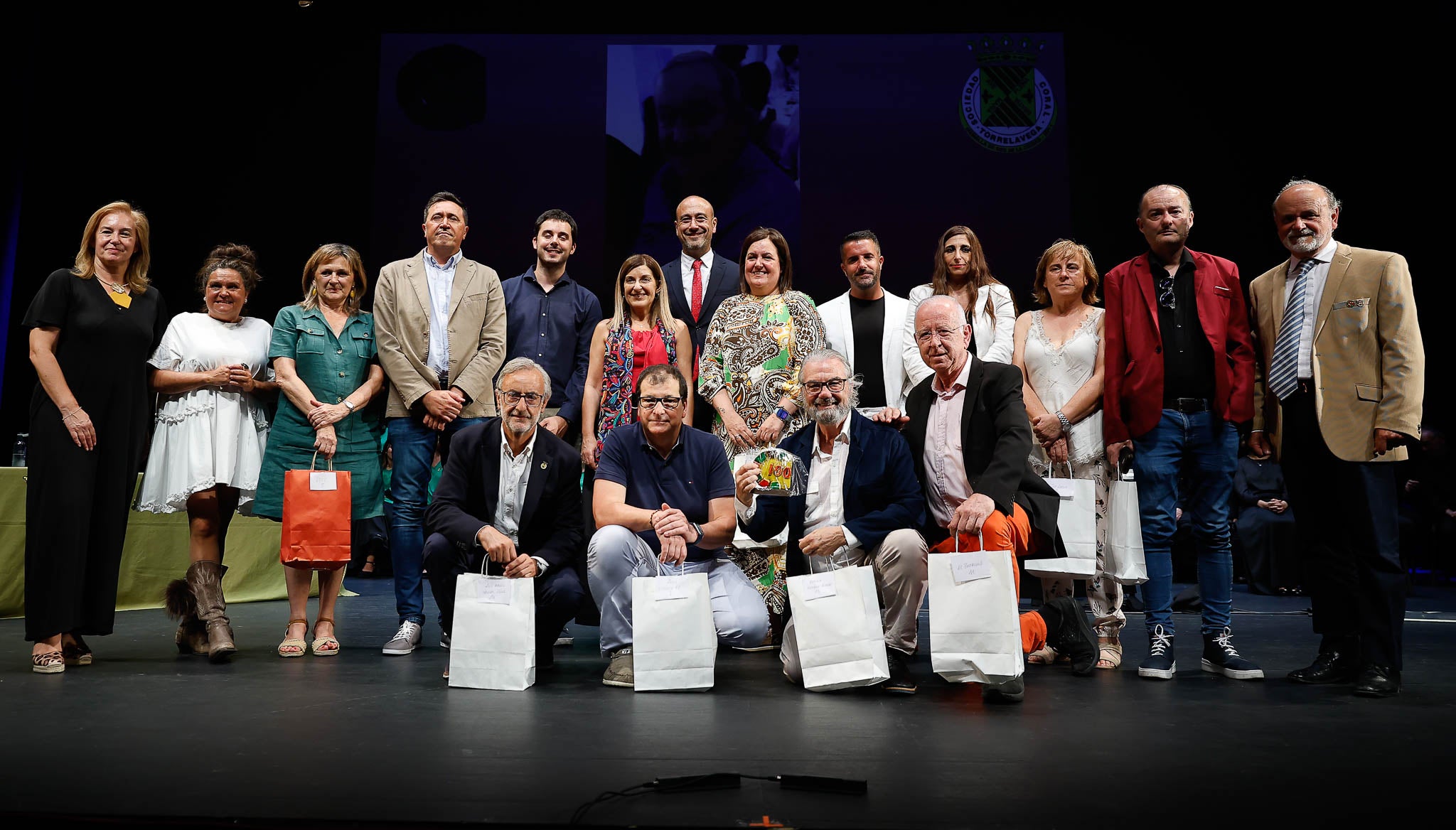 La Coral también reconoció a los medios de comunicación por su labor de difusión, incluido El Diario Montañés.