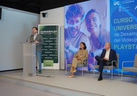 Presentación del Curso Universitario de Desarrollo e Industria del Videojuego.