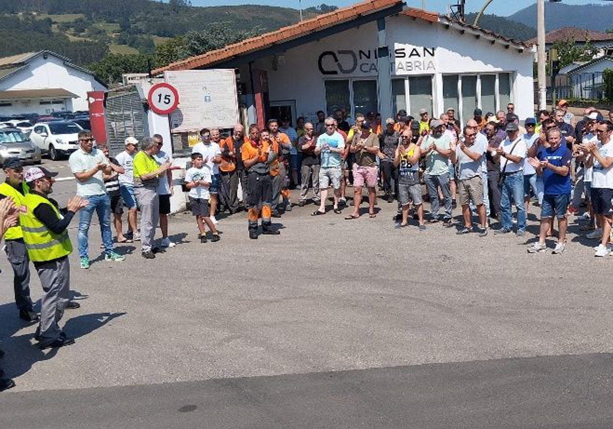 Jornada de paro convocada por CCOO en los accesos a Nissan Cantabria.