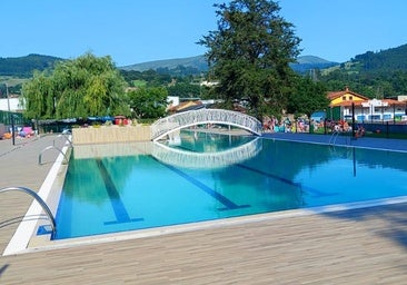 Los Corrales, tercer municipio de la semana en cerrar sus piscinas tras hallar excrementos