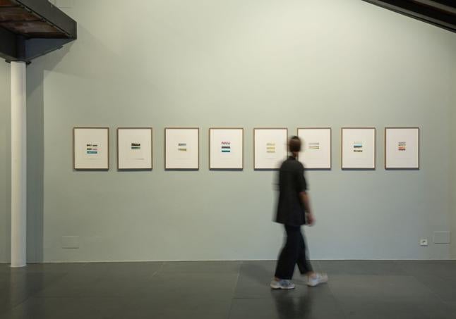 La aventura de la contemplación pasa por el contraste entre la amplitud de las salas y la cercanía de la obra.