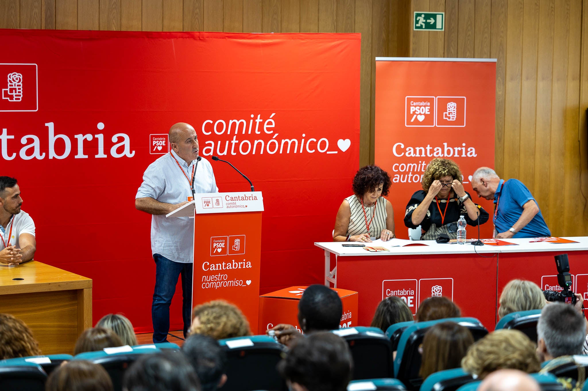 Agustín Molleda fue el encargado de abrir el acto.