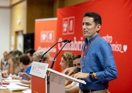Pedro Casares, secretario general del PSOE cántabro, durante su intervención en el comité autonómico.