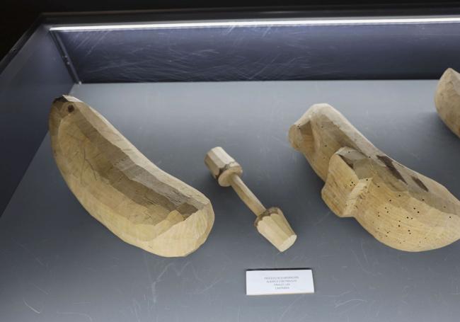Proceso de elaboración de albarca con tarugos, de fines del siglo XX.
