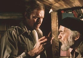 Charlton Heston y Edward G. Robinson en el filme.