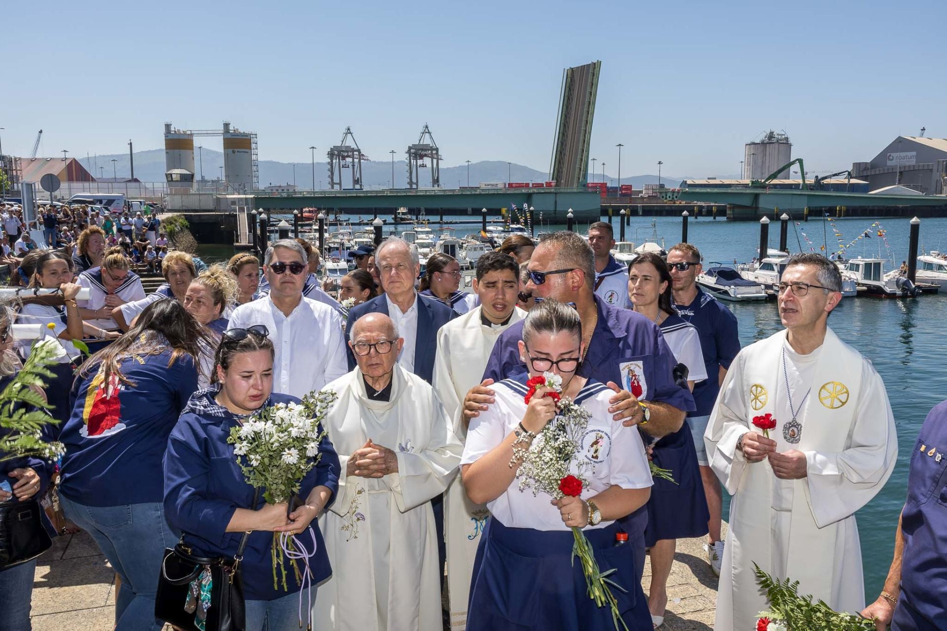 Momentos previos a la ofrenda floral. 