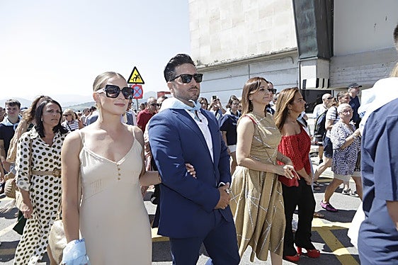 Emoción en la procesión y en la ofrenda floral por los marineros fallecidos