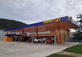 Estación de servicio de Plenergy en la localidad de Cartes.
