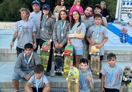 La delegación cántabra que compitió en Arteixo.