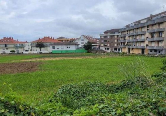 Parcela en la que se creará el futuro aparcamiento.