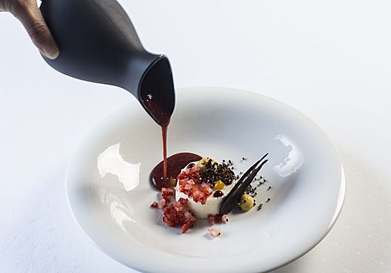 Detrás de la mano que sirve hay profesionales que dan sentido a cada plato y que convierten el almuerzo en una experiencia para recordar.