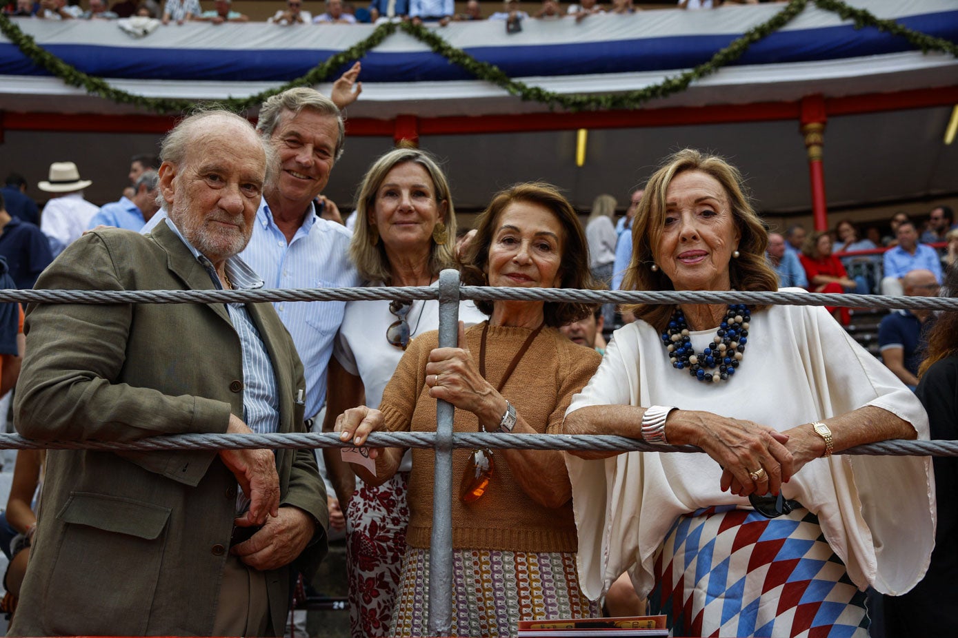 Mariano Linares, Carlos Hazas, Macarena de Oñate, Pepa Plaza y Asunción Peña.