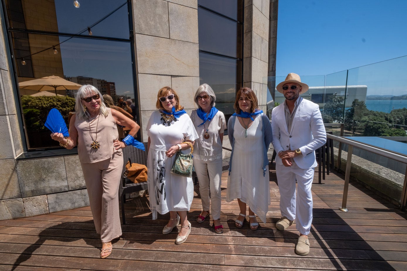 María Muñoz, Ángela Rivera, Eugenia Valle, Belén González-Gay y Santi Martino.