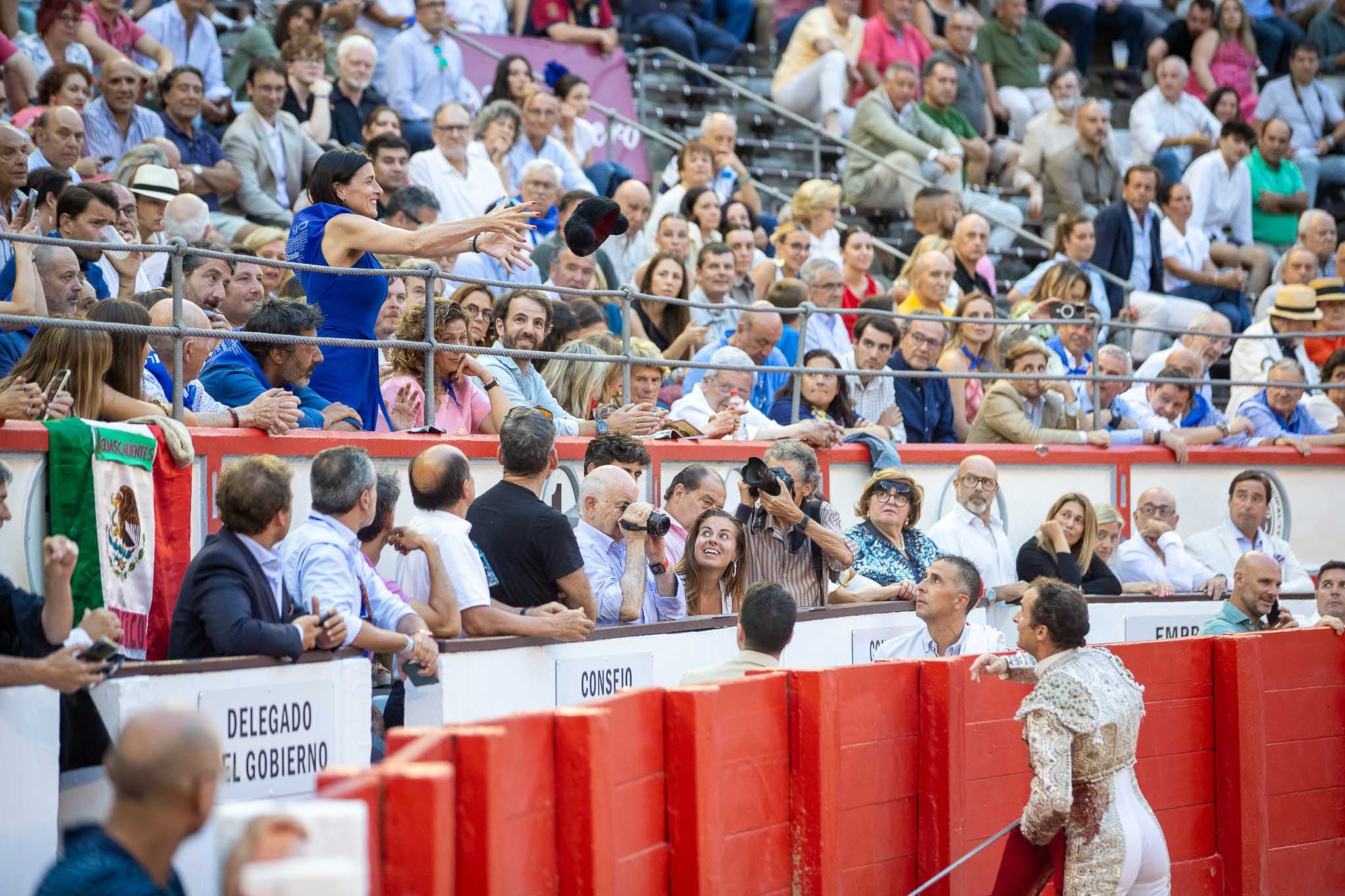 Damián Castaño brindó el sexto a la alcaldesa.