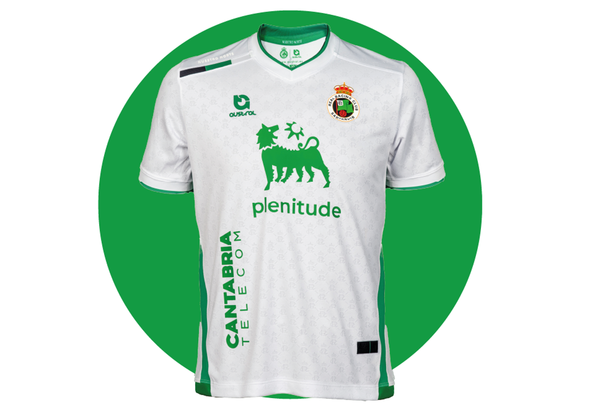 Imagen principal - Arriba, la camiseta ya está a la venta de forma online y en la tienda del club. Abajo, el lema 'Nuestro Norte', sobre el hombro derecho. Y a la derecha, detalle de la tela en la que se pueden apreciar las letras 'RC' y la corona del escudo.