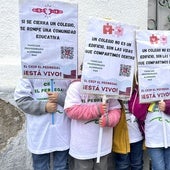 Alumnos del colegio El Pedregal protestan este invierno ante el cierre del centro educativo.