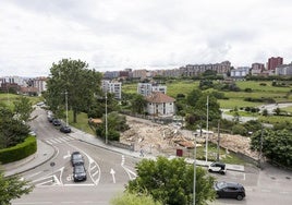 La casa derribada está entre la calle Ernest Lluch y la calle La Torre y allí levantará Robera 2000 entre 100 y 125 viviendas.