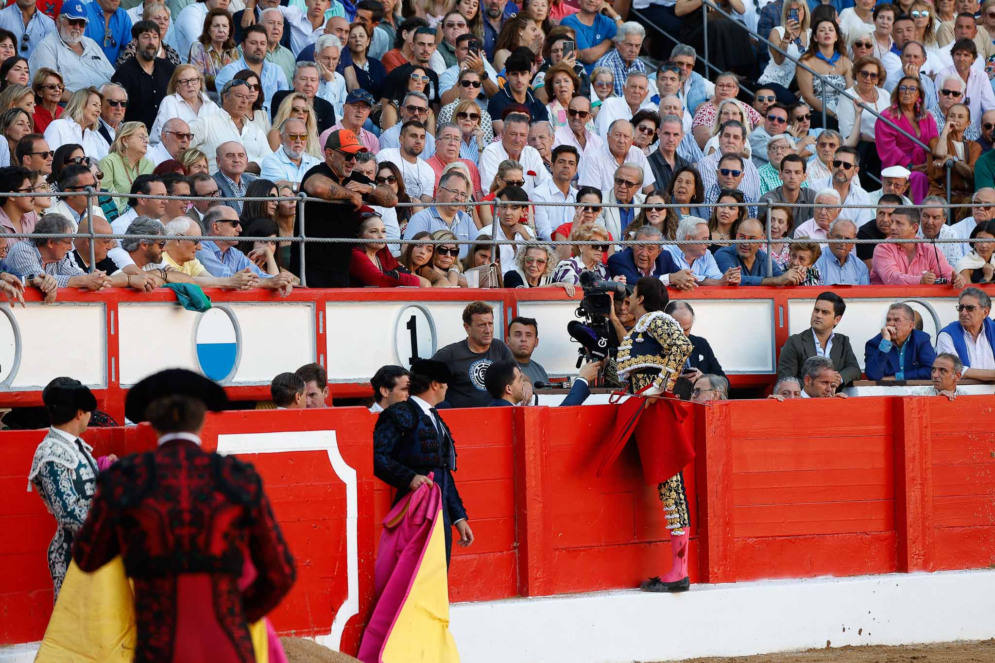 Brindis de Roca Rey a Paul Montiel. 