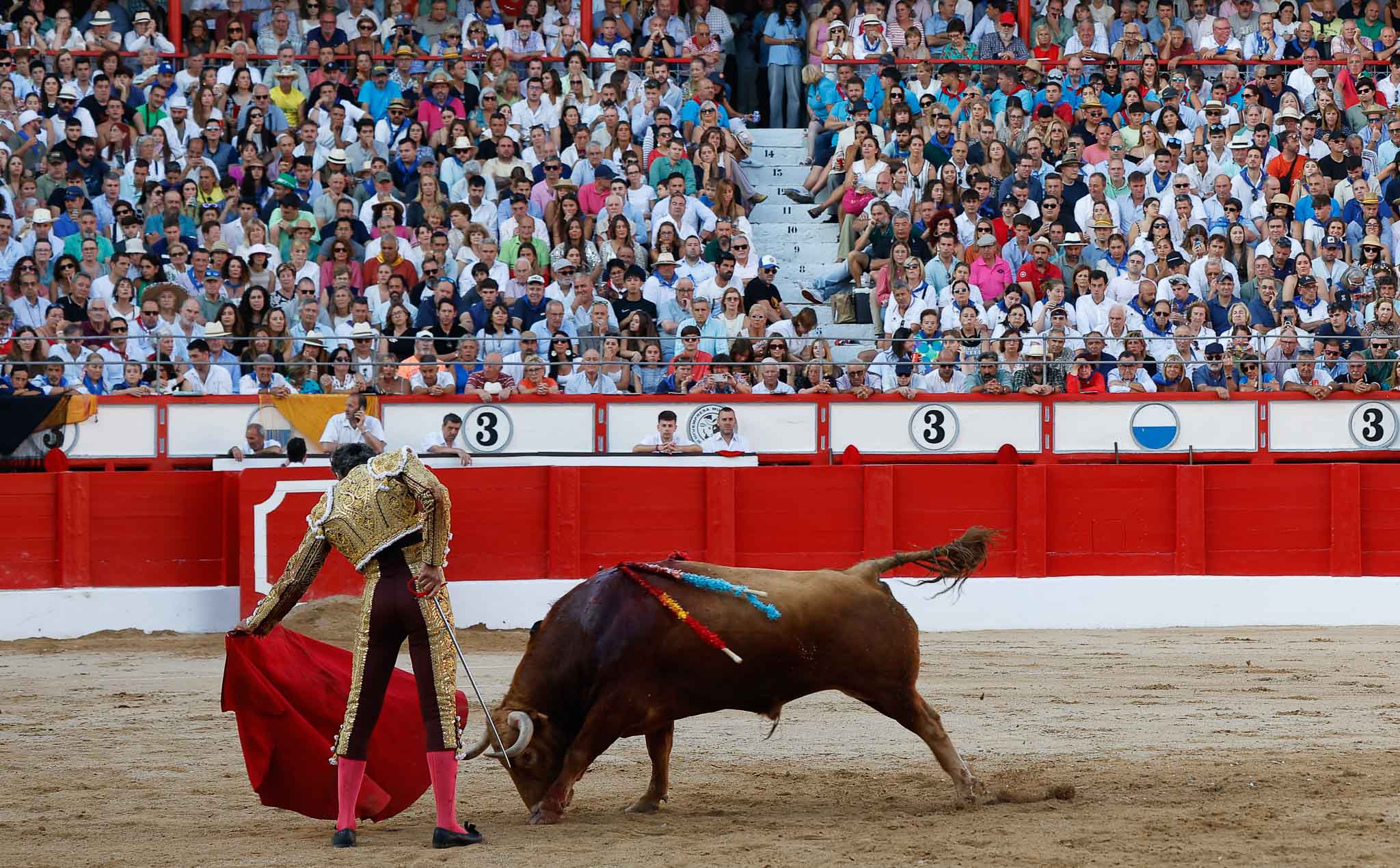 Natural de Roca Rey al primero de su lote. 