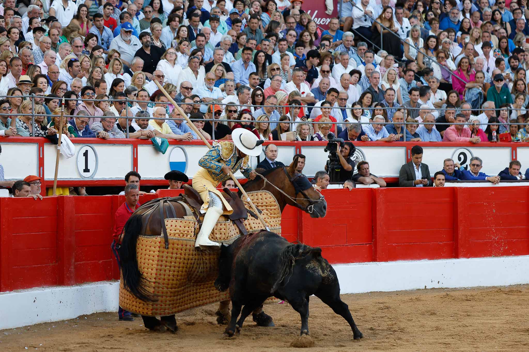 Puyazo al sexto de la tarde. 