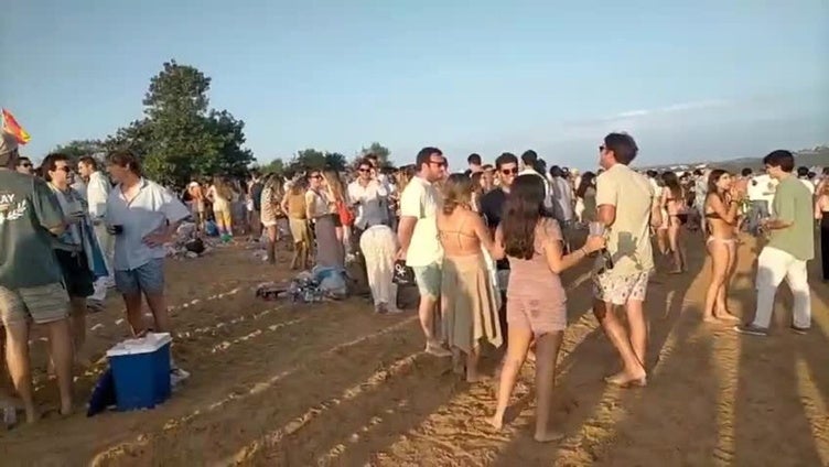 Multitud en El Puntal
