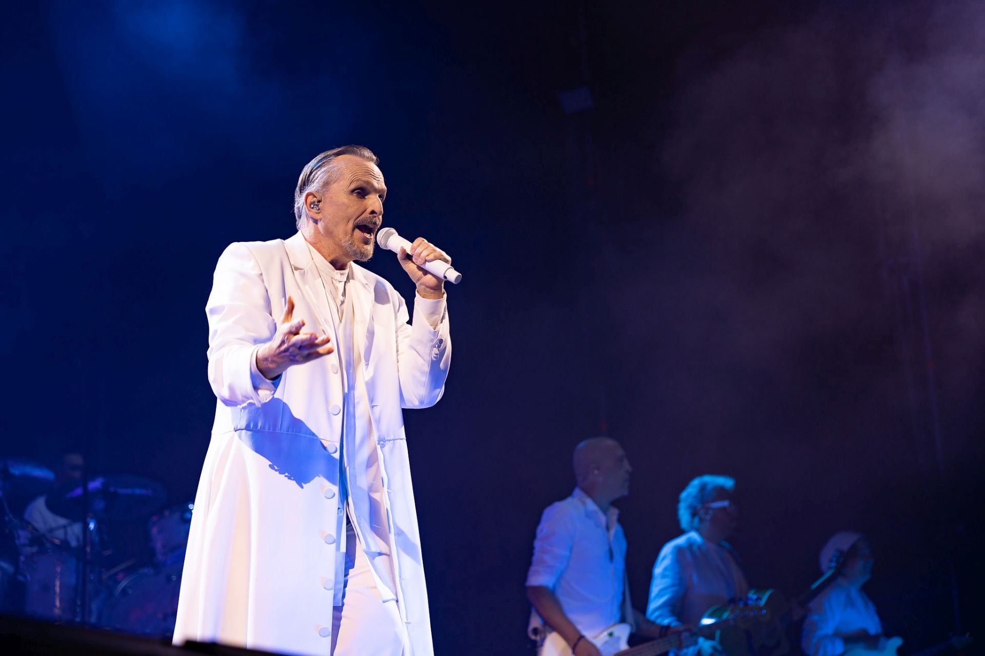 Miguel Bosé durante el concierto.