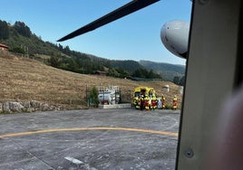 Una niña de 11 años sufre un traumatismo cervical en una piscina de Liébana