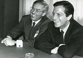 Manuel Garrido, a la izquierda, junto a Adolfo Suárez