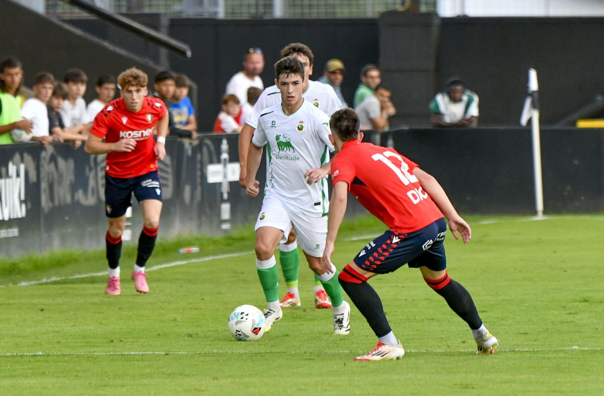 Diego Díaz encara a Raúl Chasco.