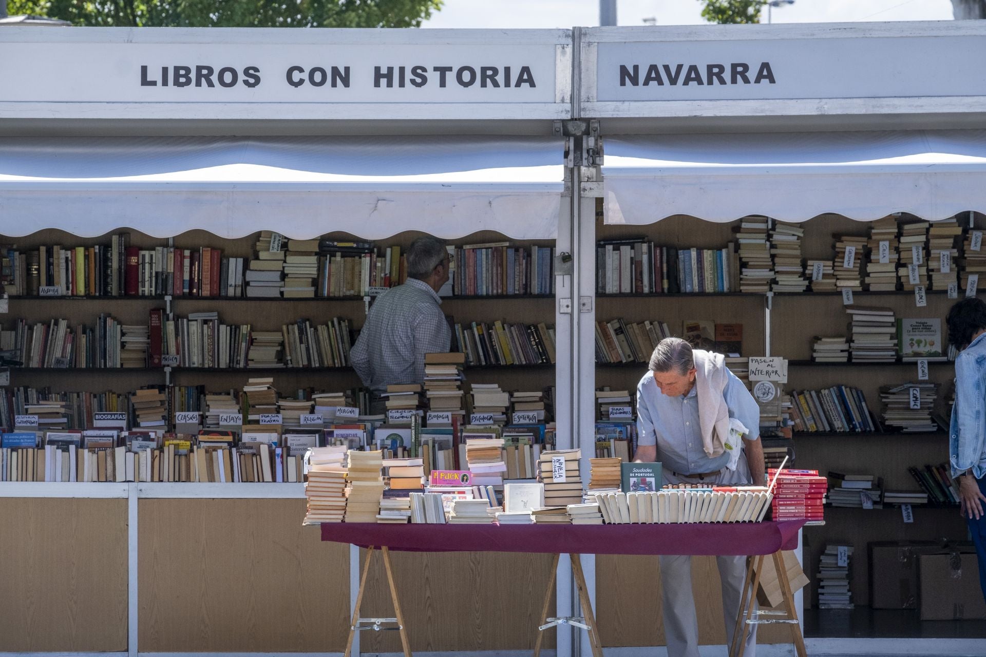 En total, 16 librerías de toda España, 3 de ellas cántabras, participan en la Feria