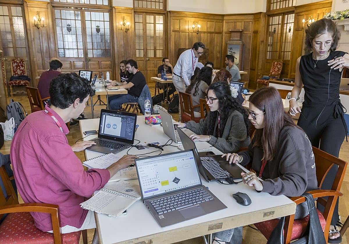 Los ejercicios prácticos fueron básicos en el taller de diseño de Manuel Estrada, celebrado la pasada semana en la UIMP.