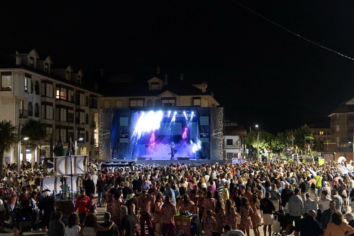 El colofón de la jornada festiva fueron las actuaciones de Los Ronceros y El Cancaneao