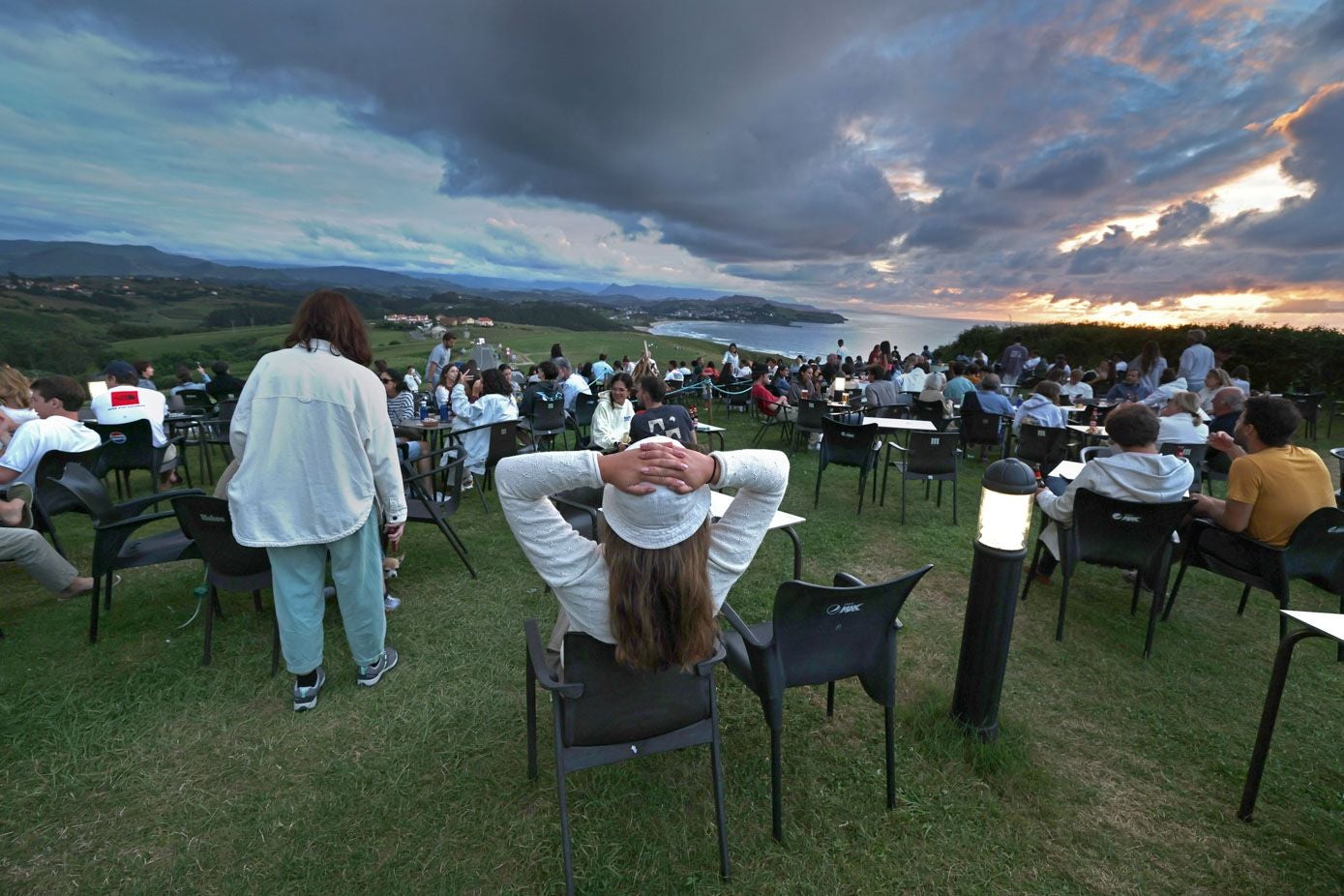 Vista general del Rayo Verde, con multitud de personas.