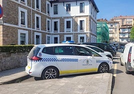 Coche de la Policía Local de San Vicente de la Barquera.