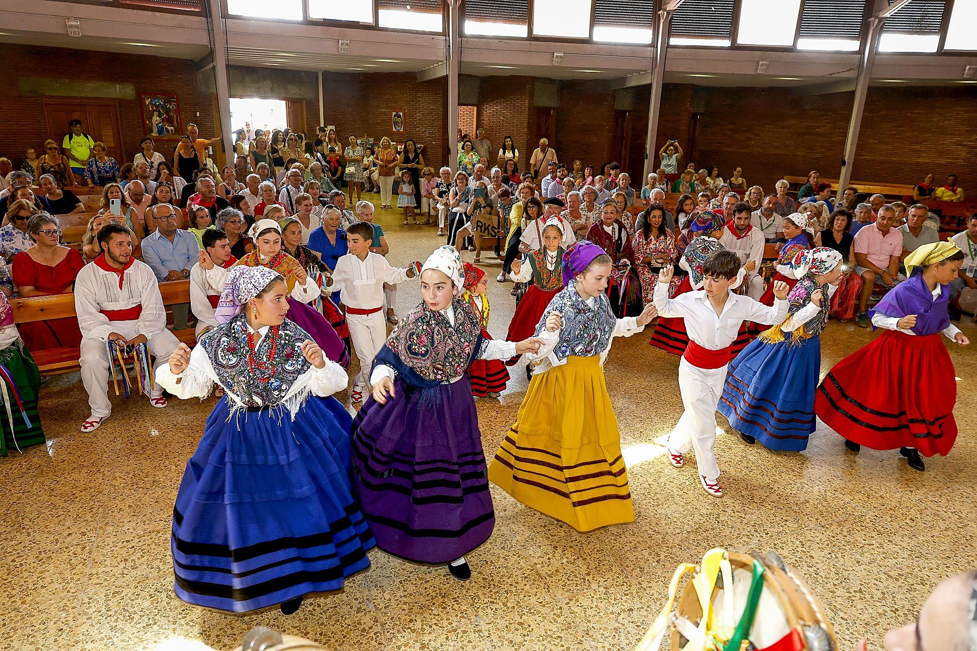 La tradición también se transmitió a los más pequeños.
