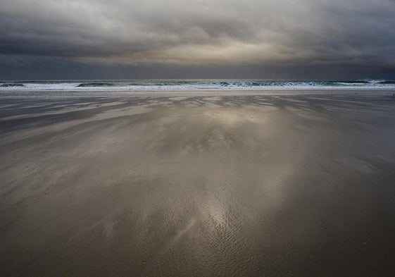 'Cantabria. Playa de Oyambre. 2011', cierra el libro gráficamente.
