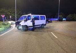 La furgoneta robada al Ayuntamiento de Reocín que fue recuperada por la Policía Local de Torrelavega.